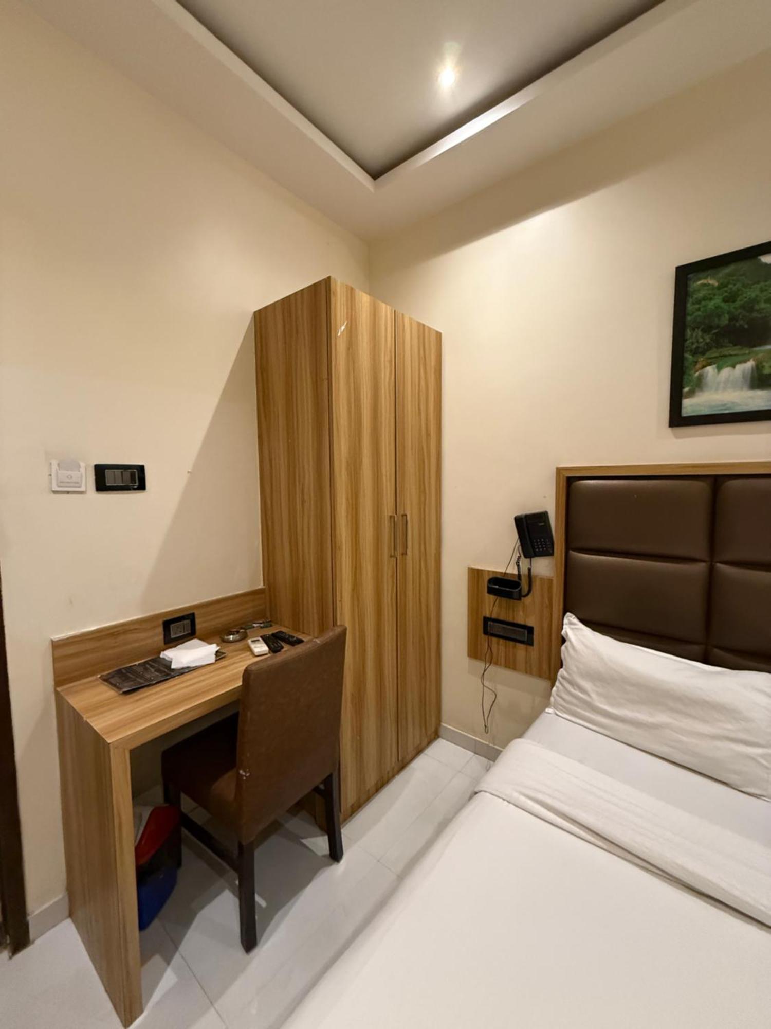 M E R I T O N Hotel T-2 Bombay Eksteriør billede